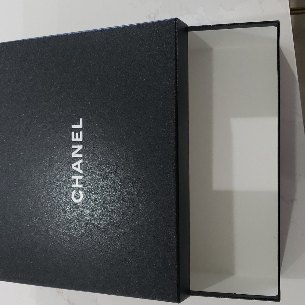 Chanel shoe box